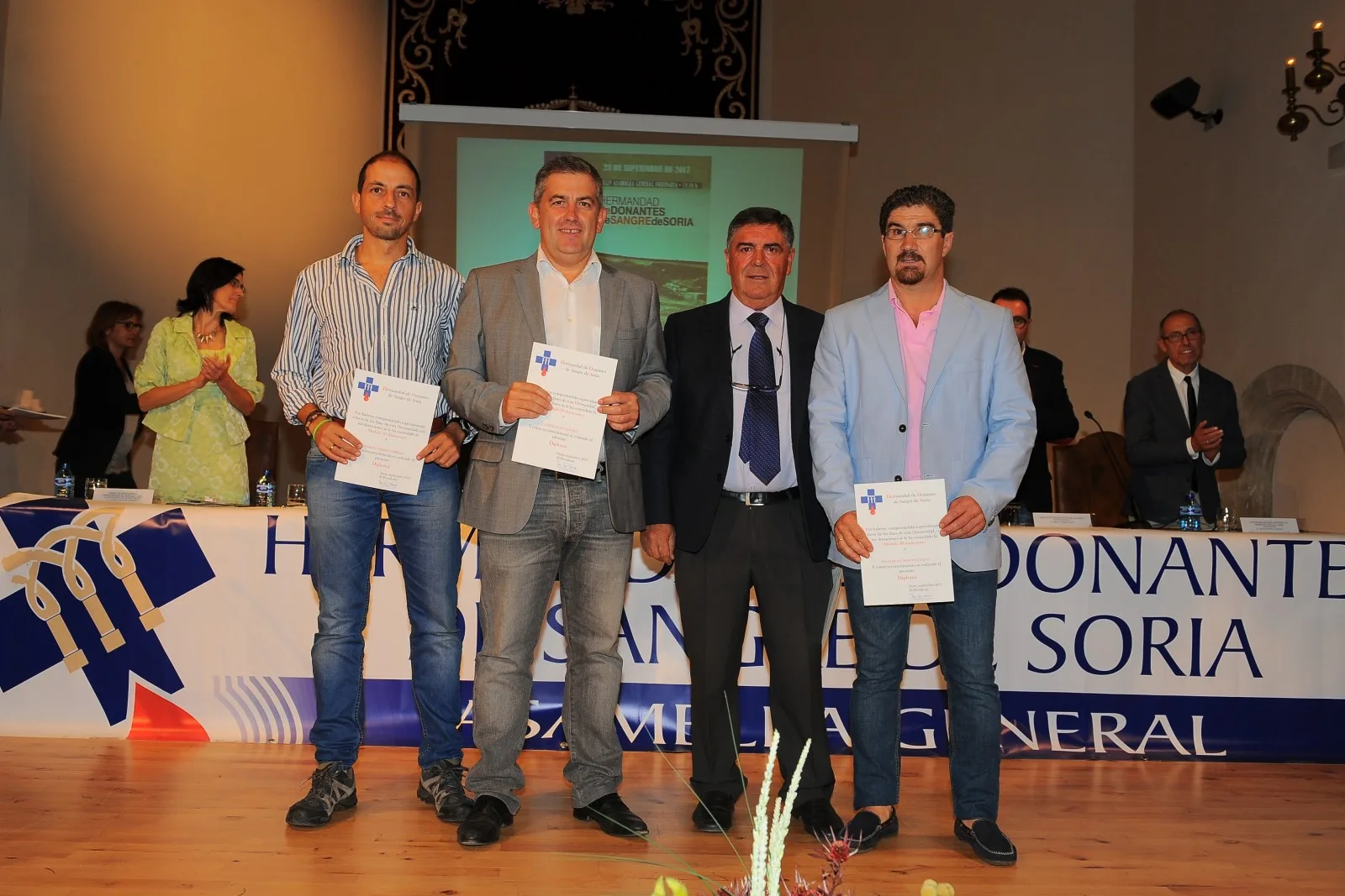 Donantes con medalla de oro, 30 donaciones Donantes con medalla de oro, 30 donaciones